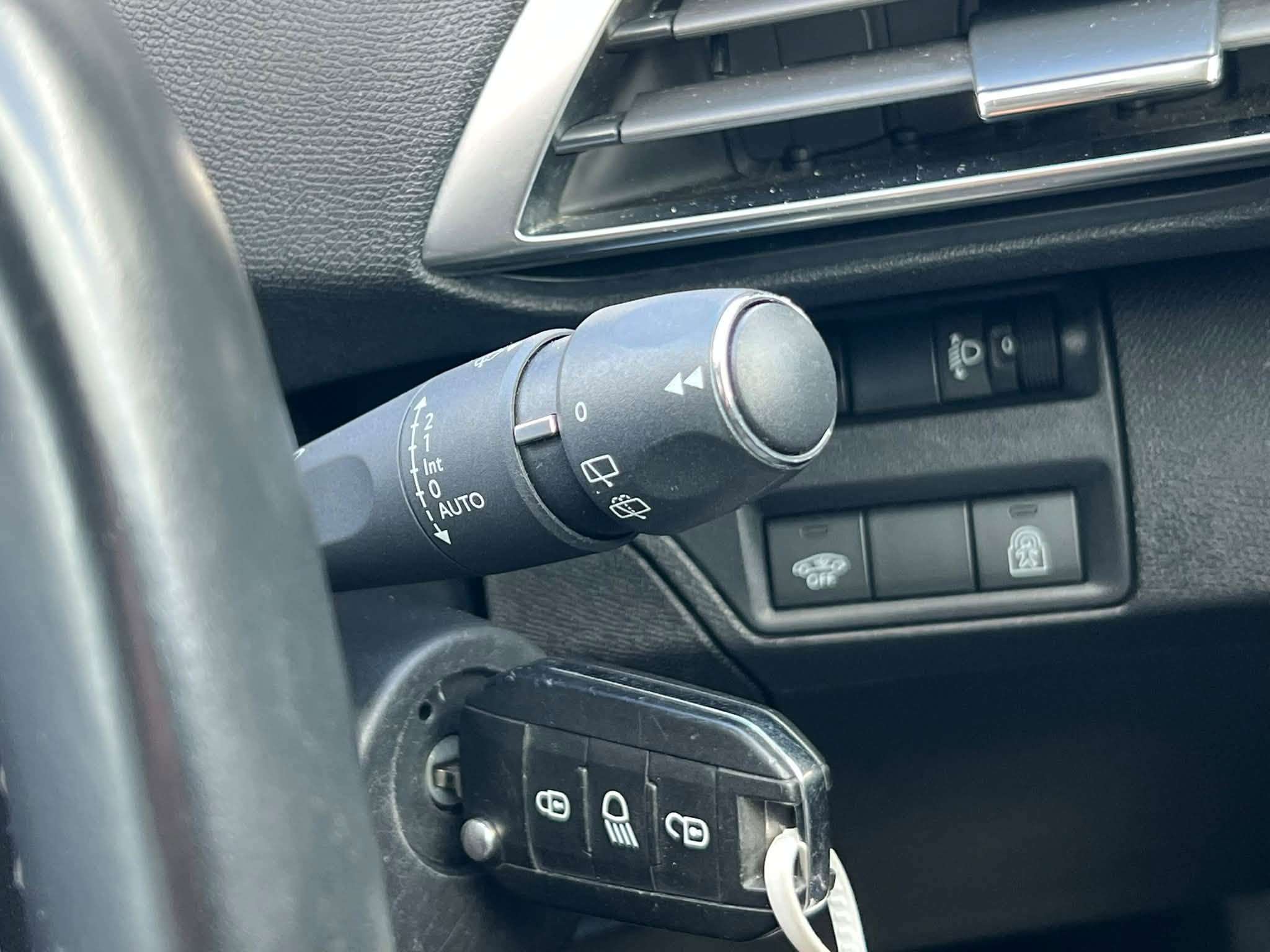 2019 PEUGEOT 3008 2019 PEUGEOT 3008