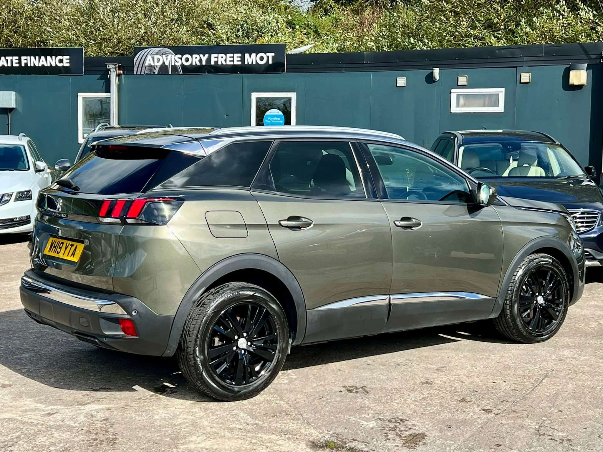2019 PEUGEOT 3008 2019 PEUGEOT 3008