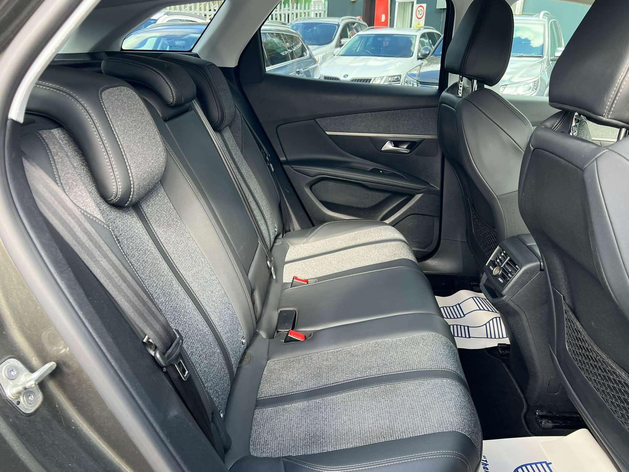 2019 PEUGEOT 3008 2019 PEUGEOT 3008