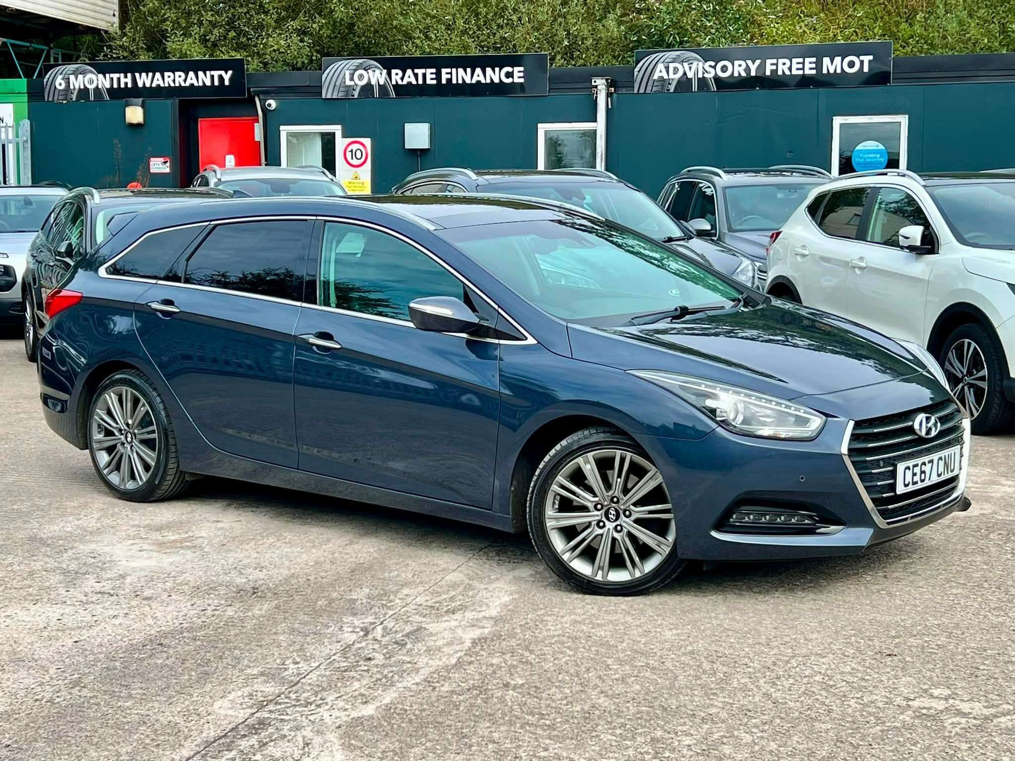 A 2017 HYUNDAI I40 1.7 CRDi Blue Drive Premium Tourer 5dr Diesel Manual Euro 6 (s/s) (141 ps) A 2017 HYUNDAI I40 1.7 CRDi Blue Drive Premium Tourer 5dr Diesel Manual Euro 6 (s/s) (141 ps)