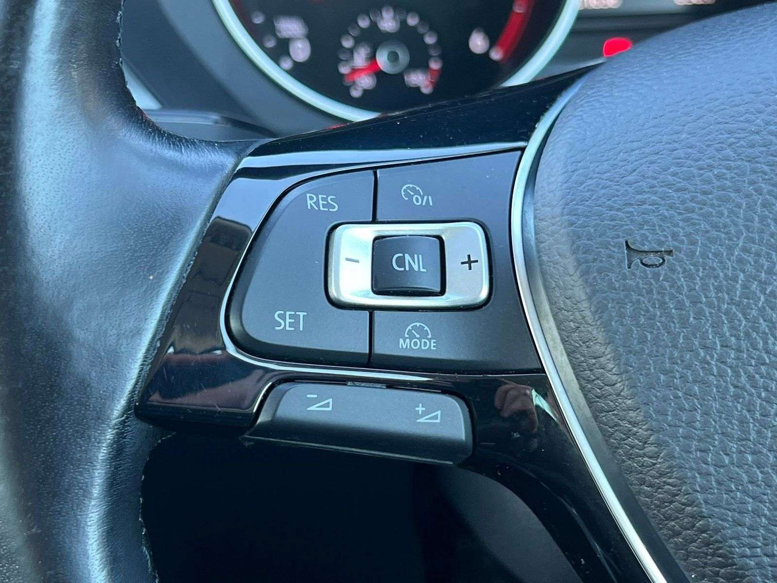 2017 VOLKSWAGEN TIGUAN 2017 VOLKSWAGEN TIGUAN