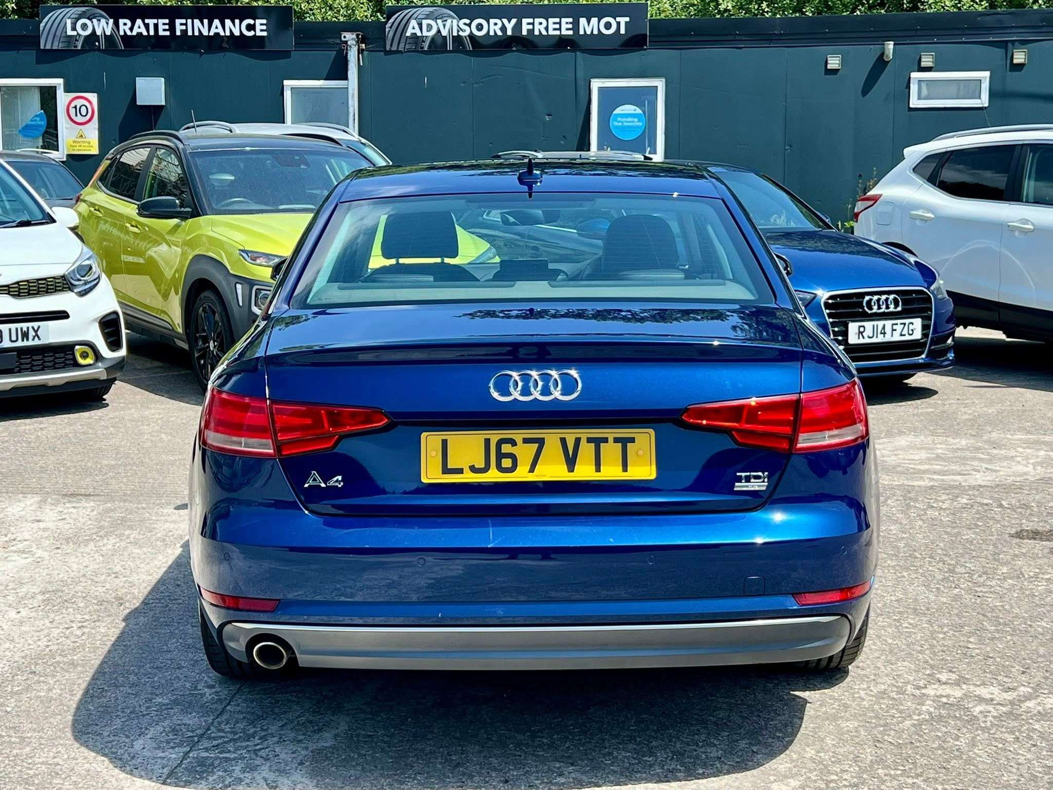 2017 AUDI A4 2017 AUDI A4