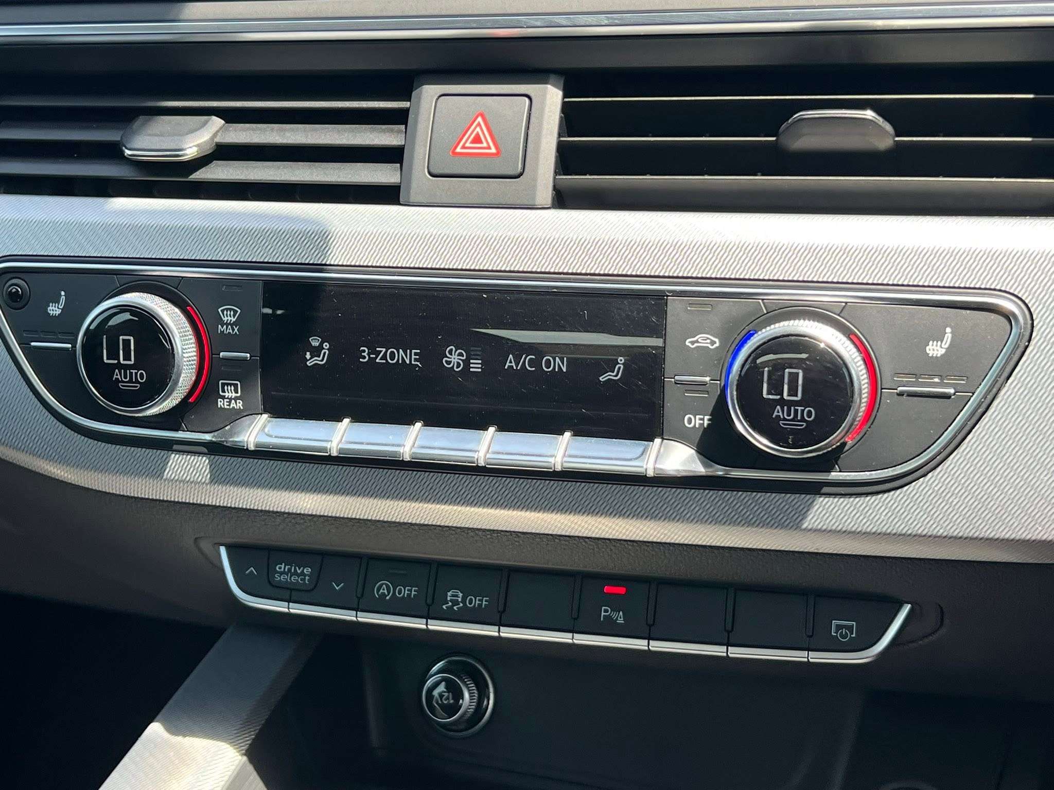 2017 AUDI A4 2017 AUDI A4