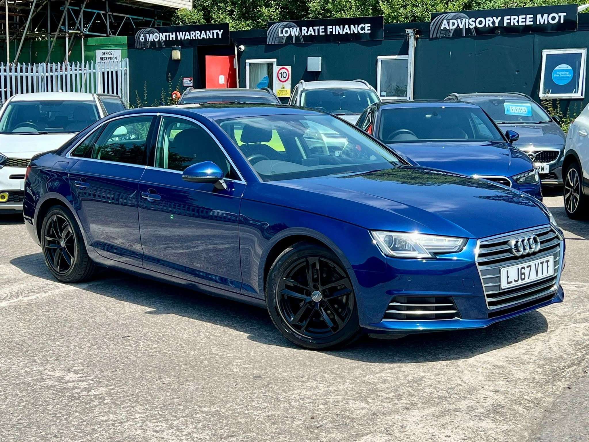 A 2017 AUDI A4 2.0 TDI ultra SE Saloon 4dr Diesel Manual Euro 6 (s/s) (150 ps) A 2017 AUDI A4 2.0 TDI ultra SE Saloon 4dr Diesel Manual Euro 6 (s/s) (150 ps)