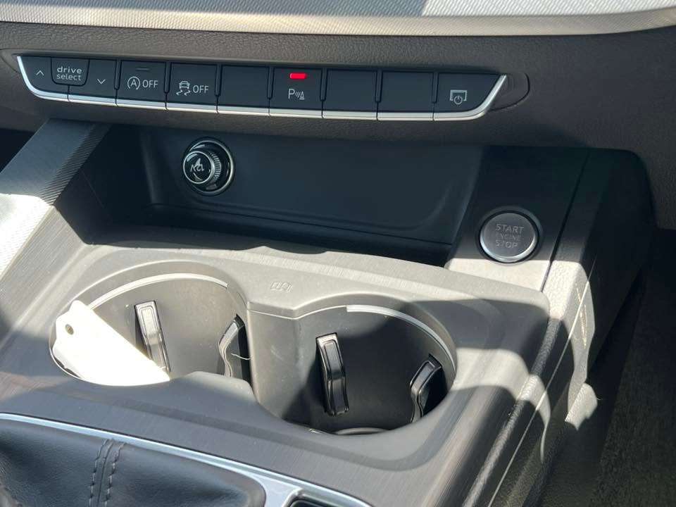 2017 AUDI A4 2017 AUDI A4