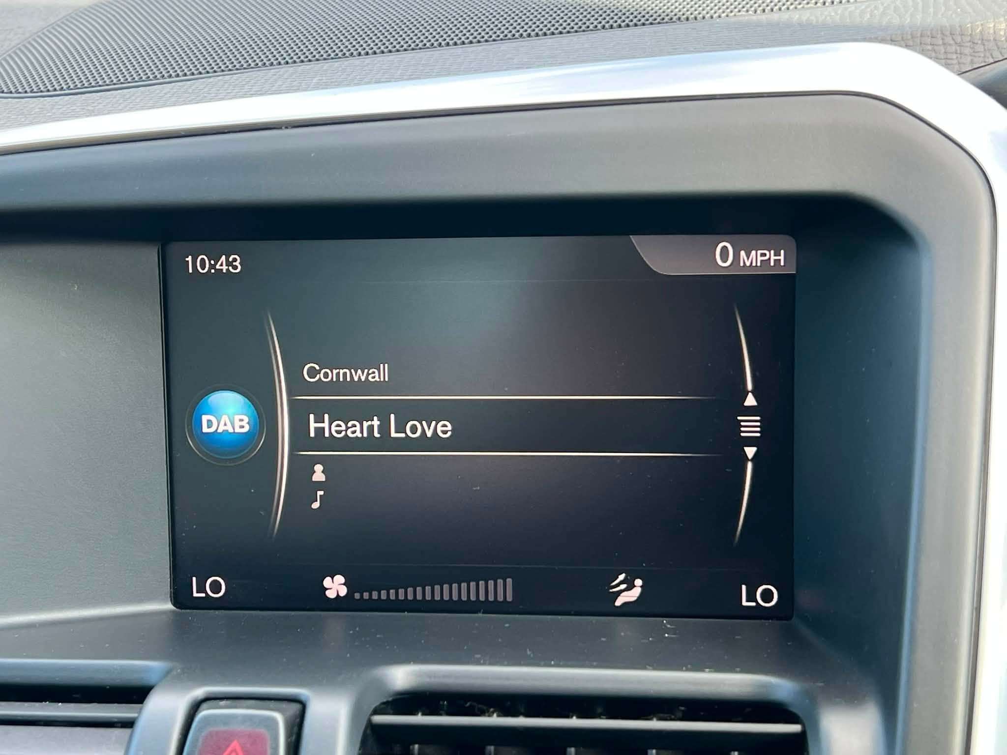 2017 VOLVO XC60 2017 VOLVO XC60