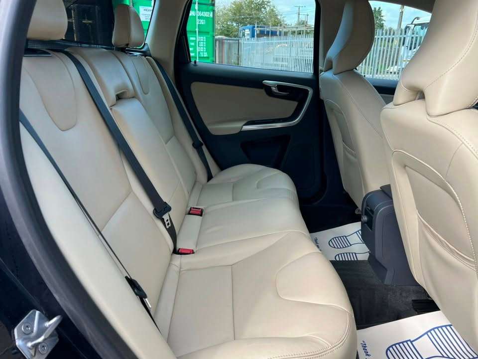 2017 VOLVO XC60 2017 VOLVO XC60