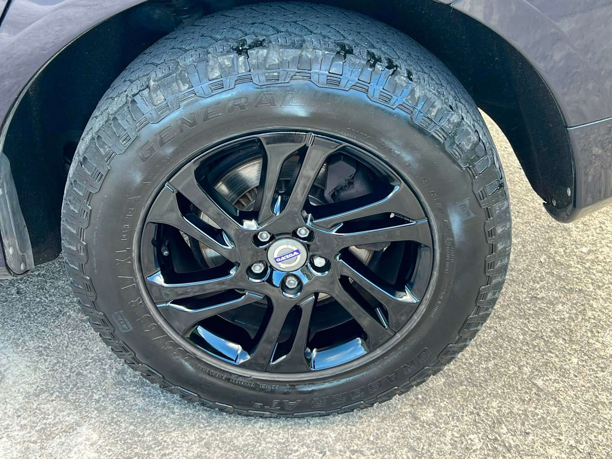 2017 VOLVO XC60 2017 VOLVO XC60