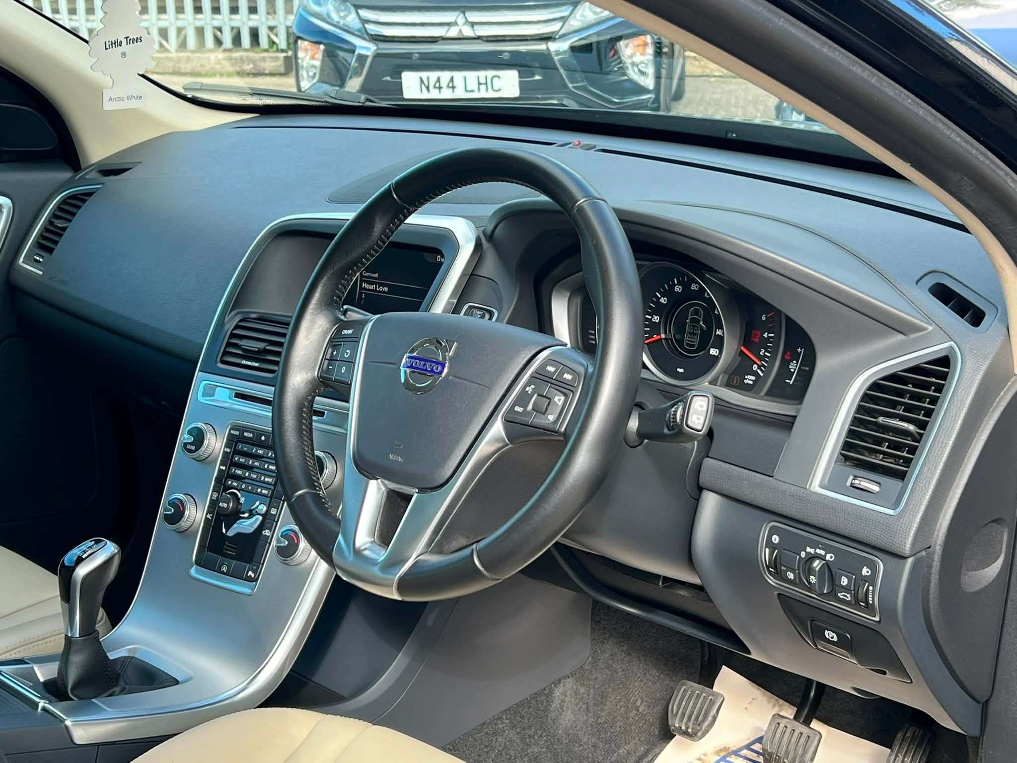 2017 VOLVO XC60 2017 VOLVO XC60