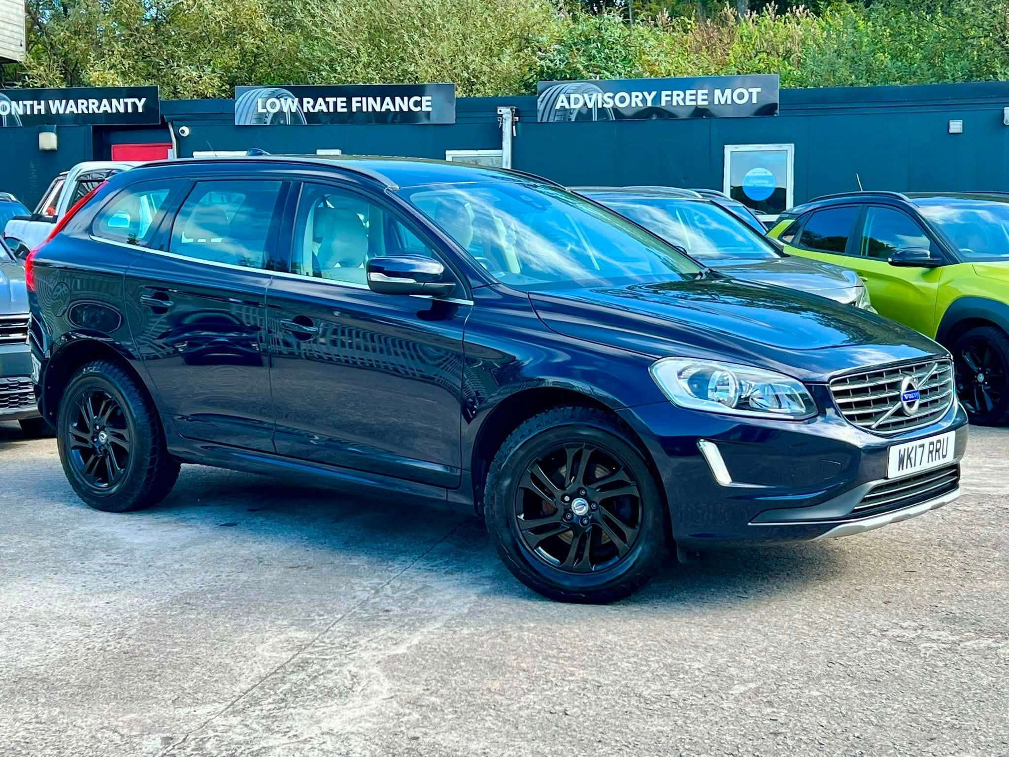 A 2017 VOLVO XC60 2.0 D4 SE Nav SUV 5dr Diesel Manual Euro 6 (s/s) (190 ps) A 2017 VOLVO XC60 2.0 D4 SE Nav SUV 5dr Diesel Manual Euro 6 (s/s) (190 ps)