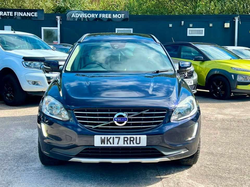 A 2017 VOLVO XC60 2.0 D4 SE Nav SUV 5dr Diesel Manual Euro 6 (s/s) (190 ps) A 2017 VOLVO XC60 2.0 D4 SE Nav SUV 5dr Diesel Manual Euro 6 (s/s) (190 ps)
