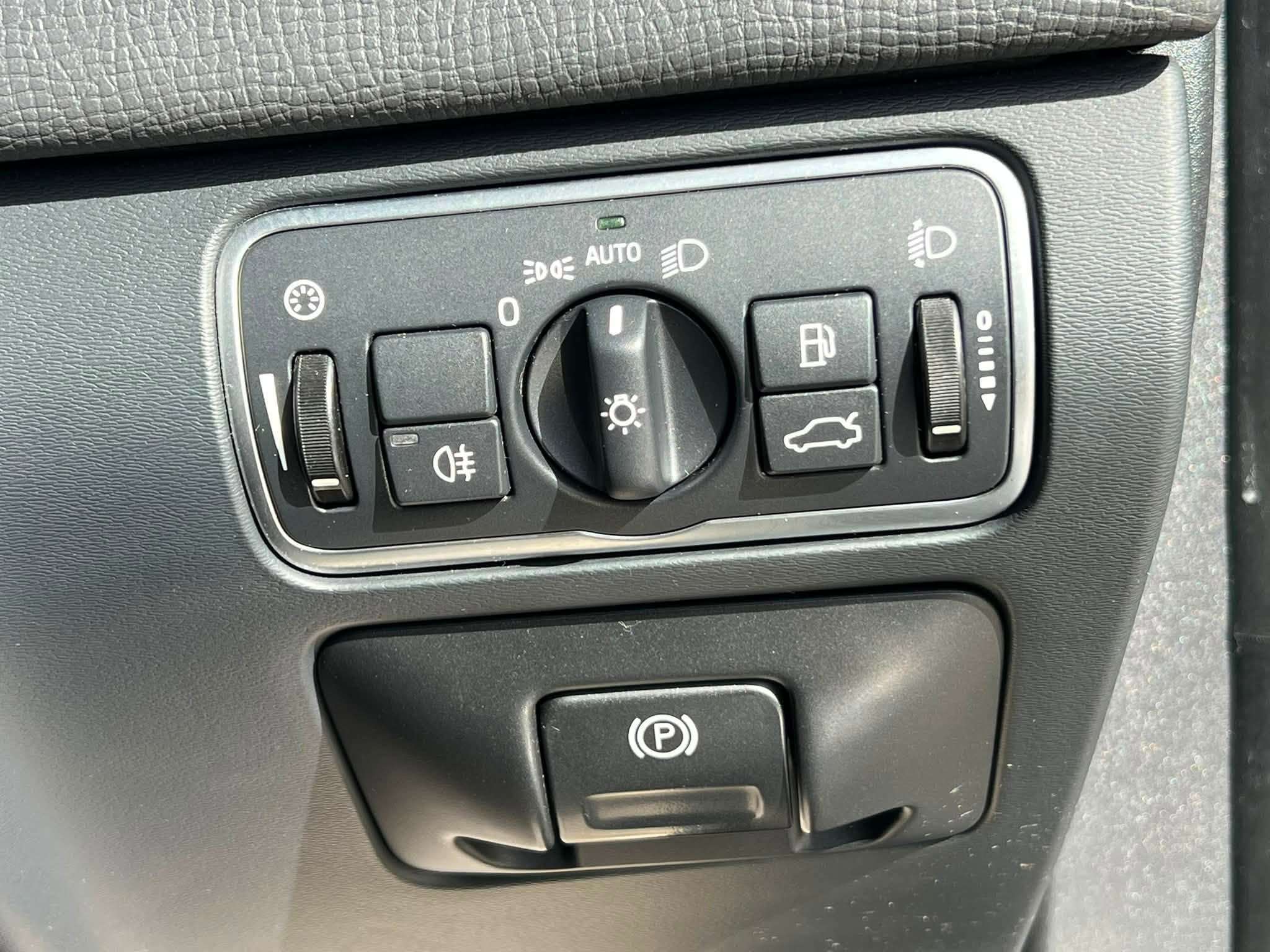 2017 VOLVO XC60 2017 VOLVO XC60