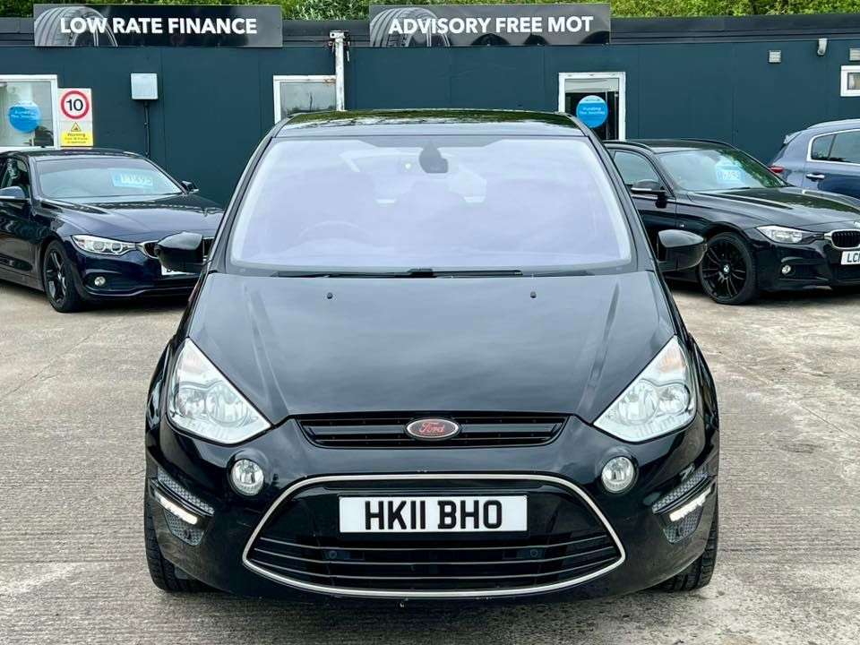 A 2011 FORD S-MAX 2.0 TDCi Titanium MPV 5dr Diesel Manual Euro 5 (140 ps) A 2011 FORD S-MAX 2.0 TDCi Titanium MPV 5dr Diesel Manual Euro 5 (140 ps)