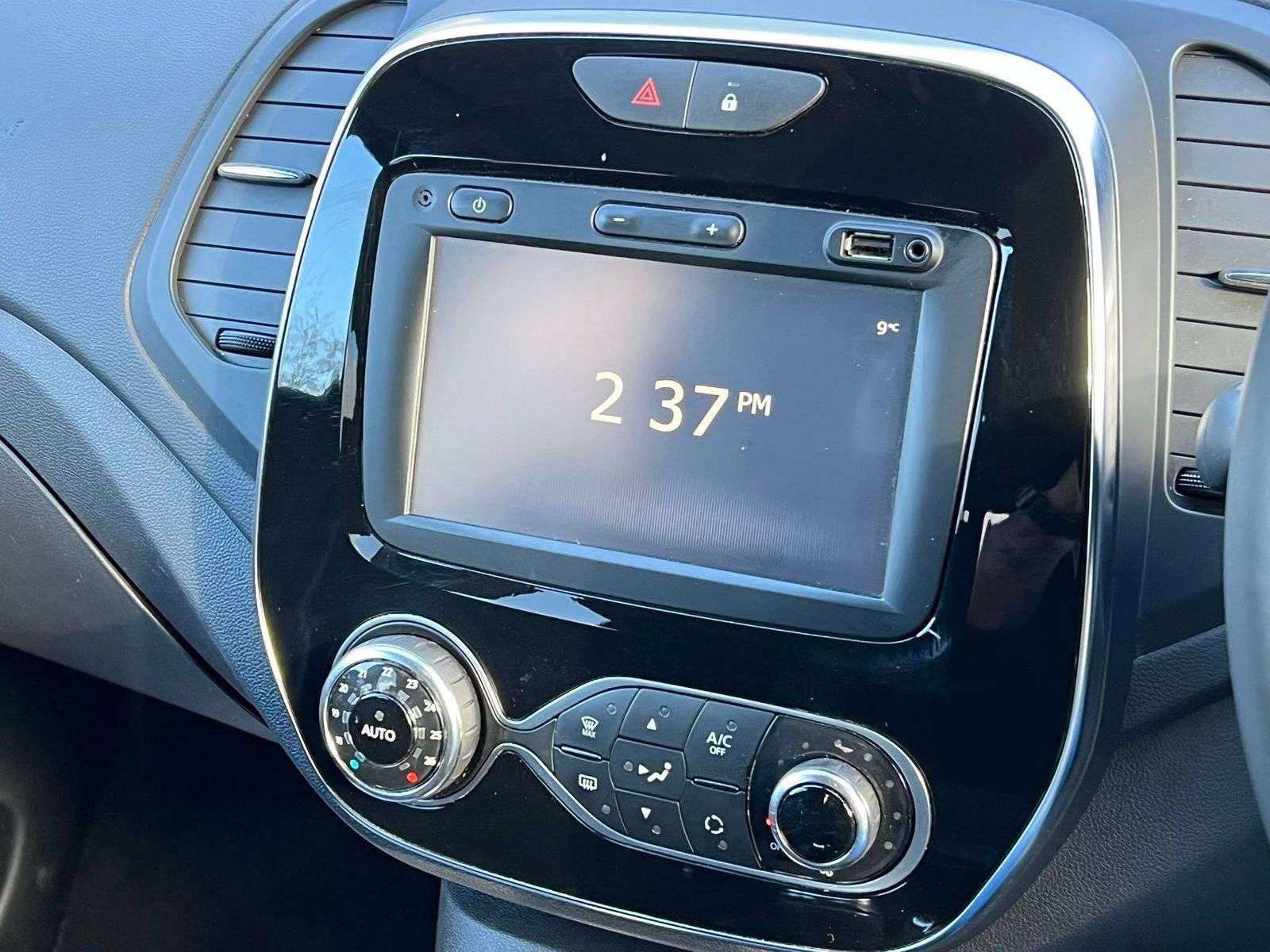 2017 RENAULT CAPTUR 2017 RENAULT CAPTUR