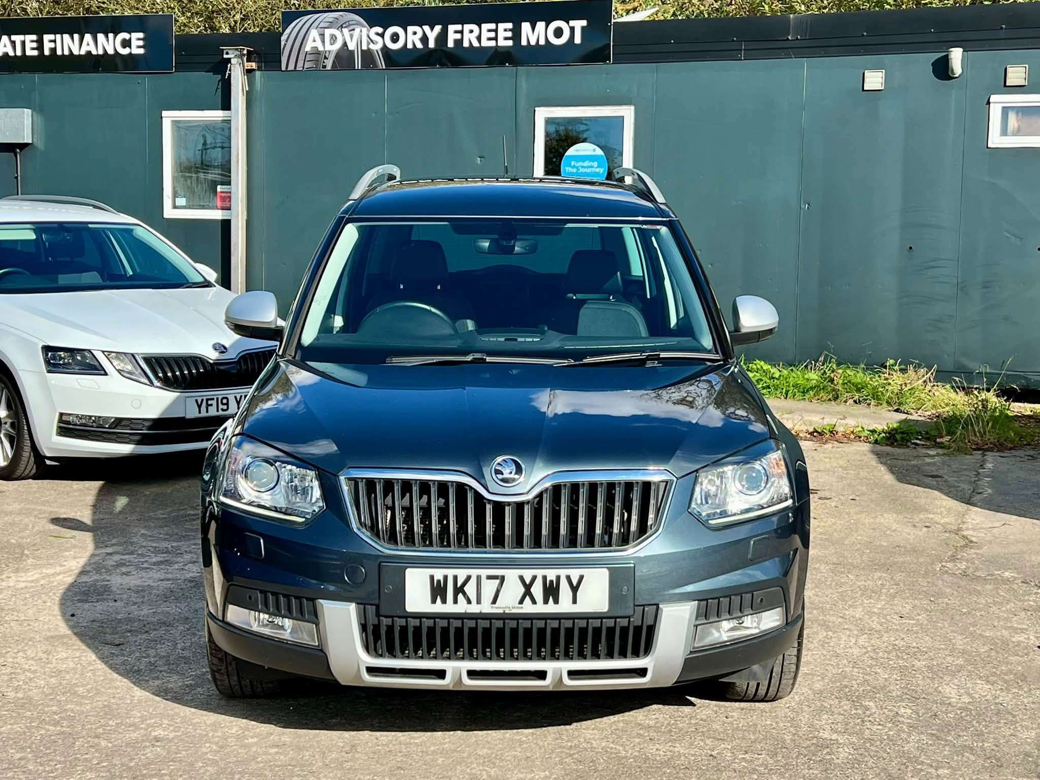 A 2017 SKODA YETI 1.2 TSI SE L Drive Outdoor 5dr Petrol DSG Euro 6 (s/s) (110 ps) A 2017 SKODA YETI 1.2 TSI SE L Drive Outdoor 5dr Petrol DSG Euro 6 (s/s) (110 ps)