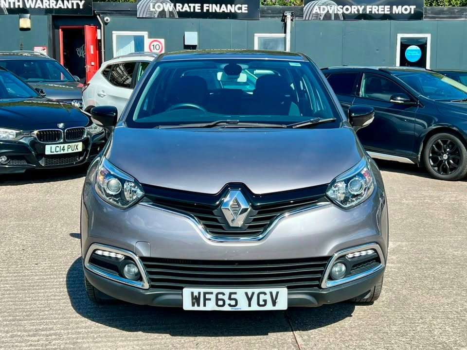 A 2015 RENAULT CAPTUR 1.2 TCe ENERGY Dynamique Nav SUV 5dr Petrol Auto Euro 6 (s/s) (120 ps) A 2015 RENAULT CAPTUR 1.2 TCe ENERGY Dynamique Nav SUV 5dr Petrol Auto Euro 6 (s/s) (120 ps)