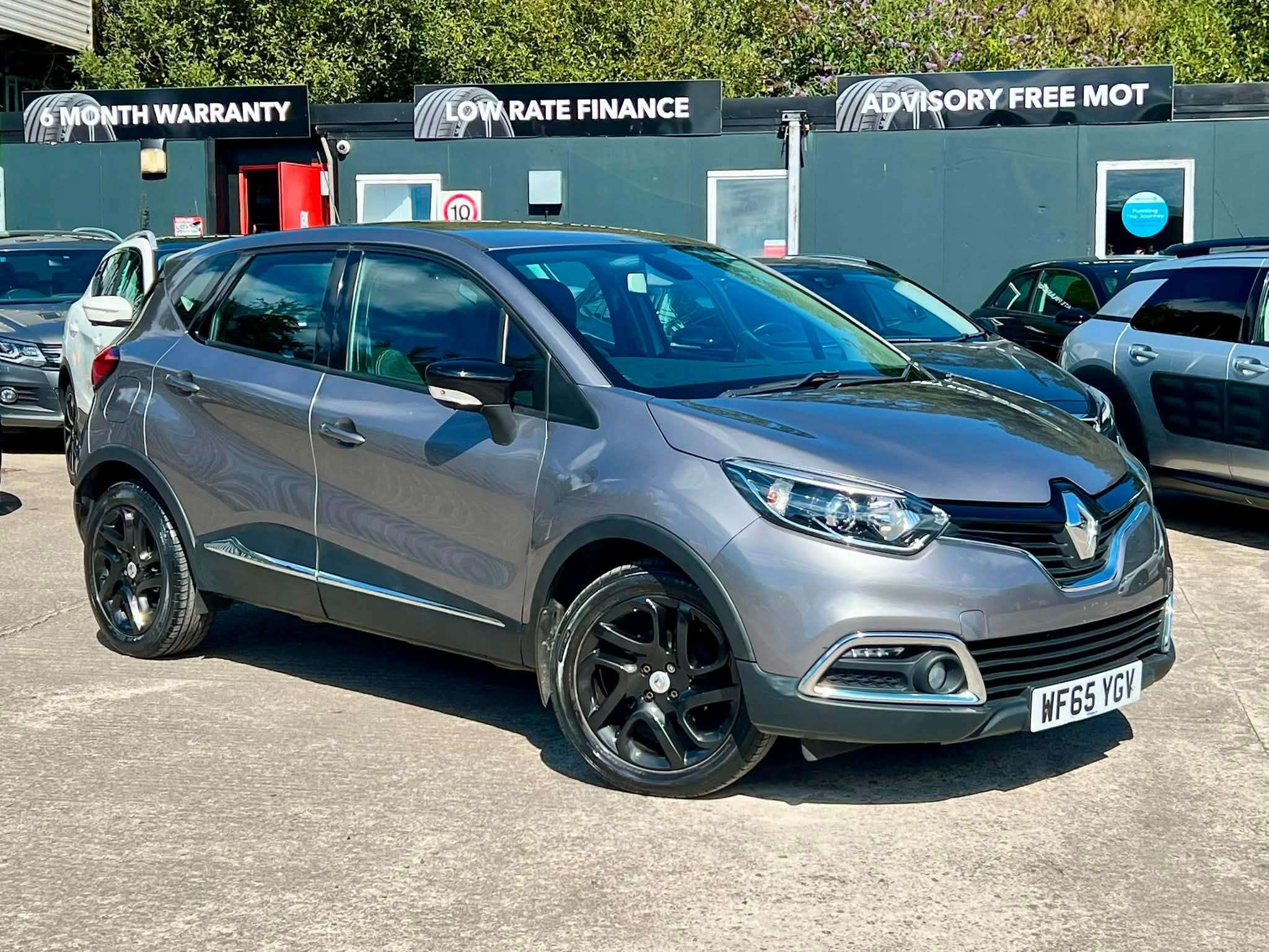 A 2015 RENAULT CAPTUR 1.2 TCe ENERGY Dynamique Nav SUV 5dr Petrol Auto Euro 6 (s/s) (120 ps) A 2015 RENAULT CAPTUR 1.2 TCe ENERGY Dynamique Nav SUV 5dr Petrol Auto Euro 6 (s/s) (120 ps)