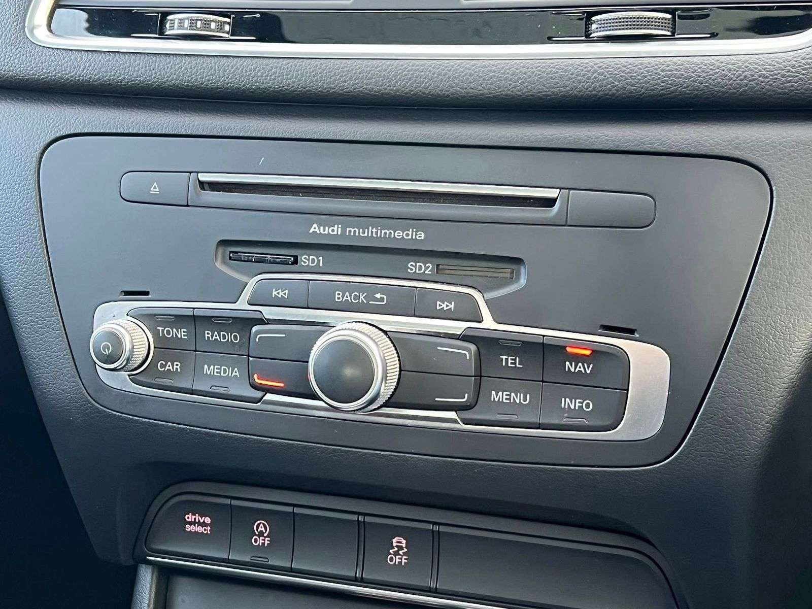 2015 AUDI Q3 2015 AUDI Q3