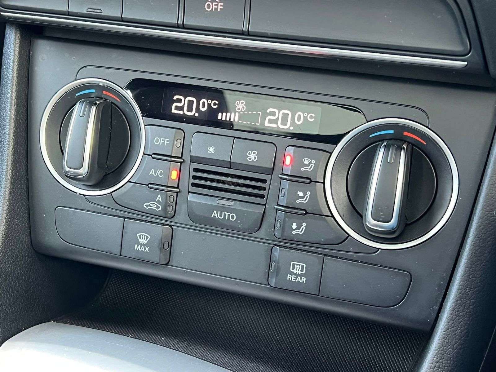 2015 AUDI Q3 2015 AUDI Q3