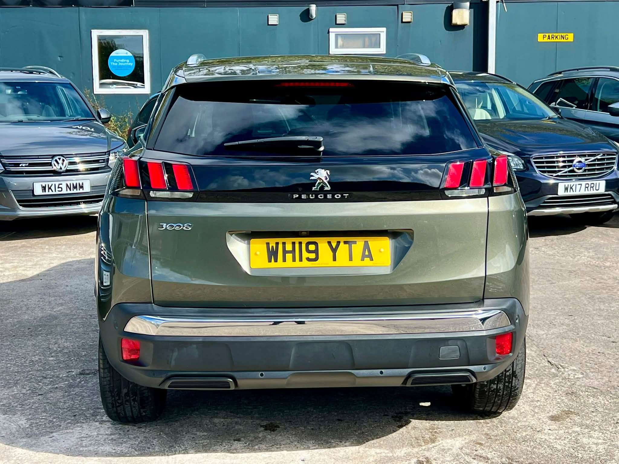 2019 PEUGEOT 3008 2019 PEUGEOT 3008