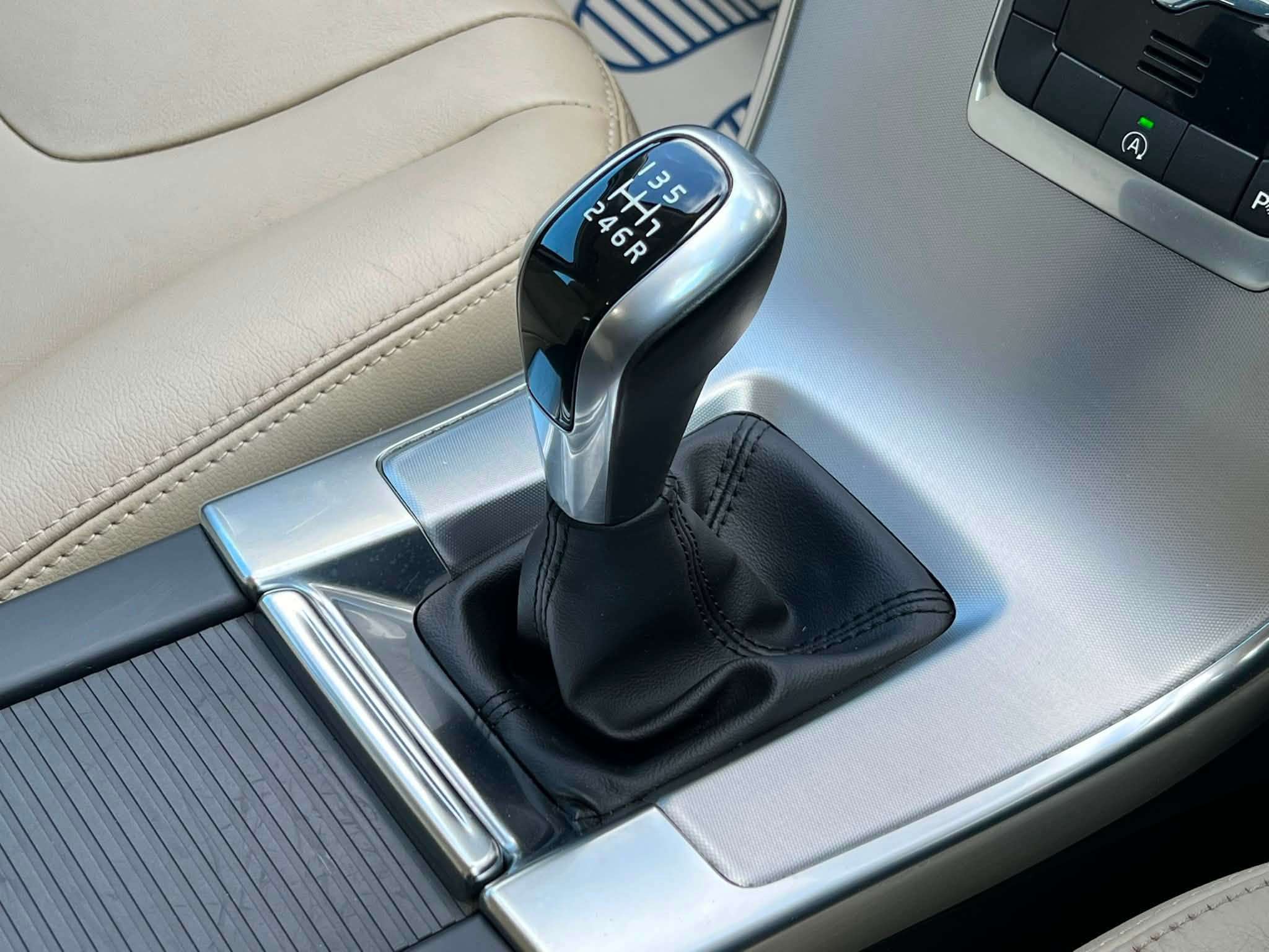 2017 VOLVO XC60 2017 VOLVO XC60