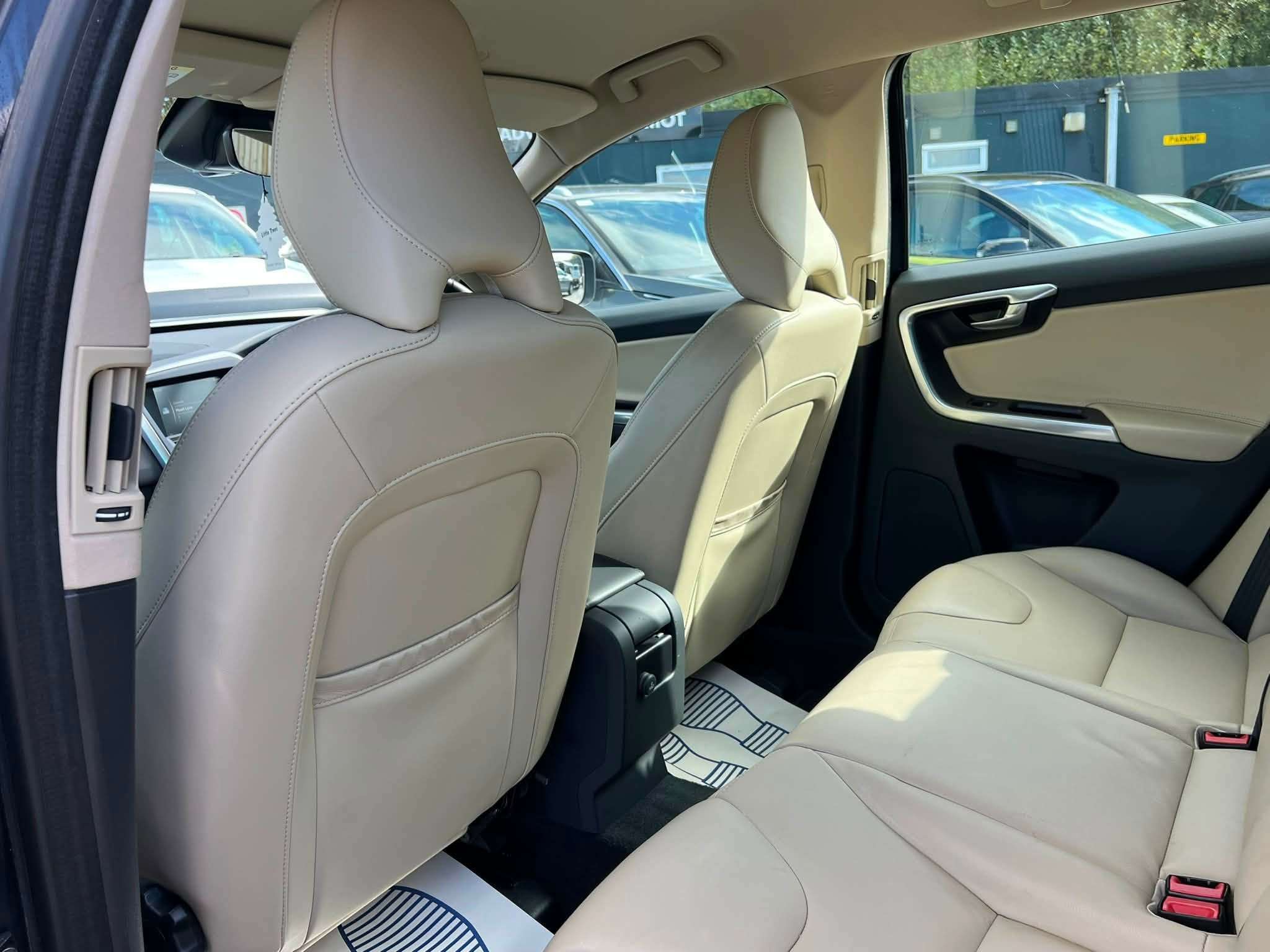 2017 VOLVO XC60 2017 VOLVO XC60