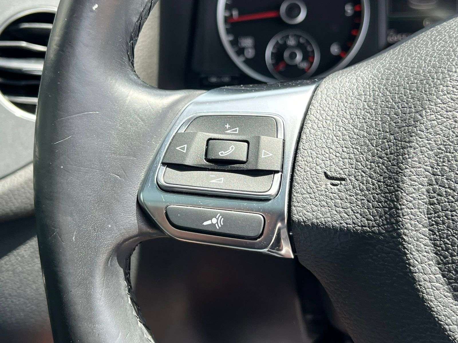 2015 VOLKSWAGEN TIGUAN 2015 VOLKSWAGEN TIGUAN