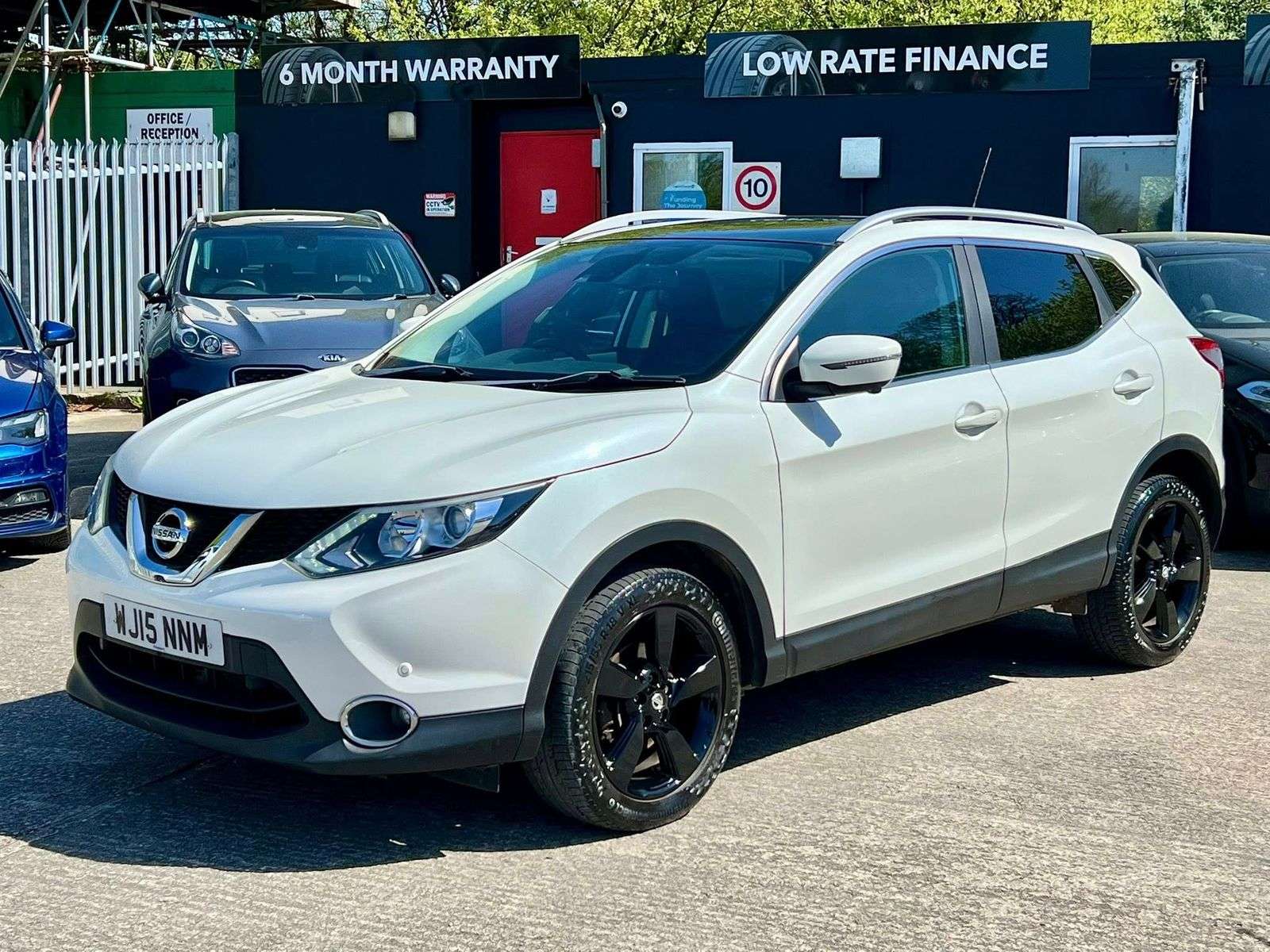 A 2015 NISSAN QASHQAI 1.2 DIG-T n-tec+ SUV 5dr Petrol Manual 2WD Euro 5 (s/s) (115 ps) A 2015 NISSAN QASHQAI 1.2 DIG-T n-tec+ SUV 5dr Petrol Manual 2WD Euro 5 (s/s) (115 ps)