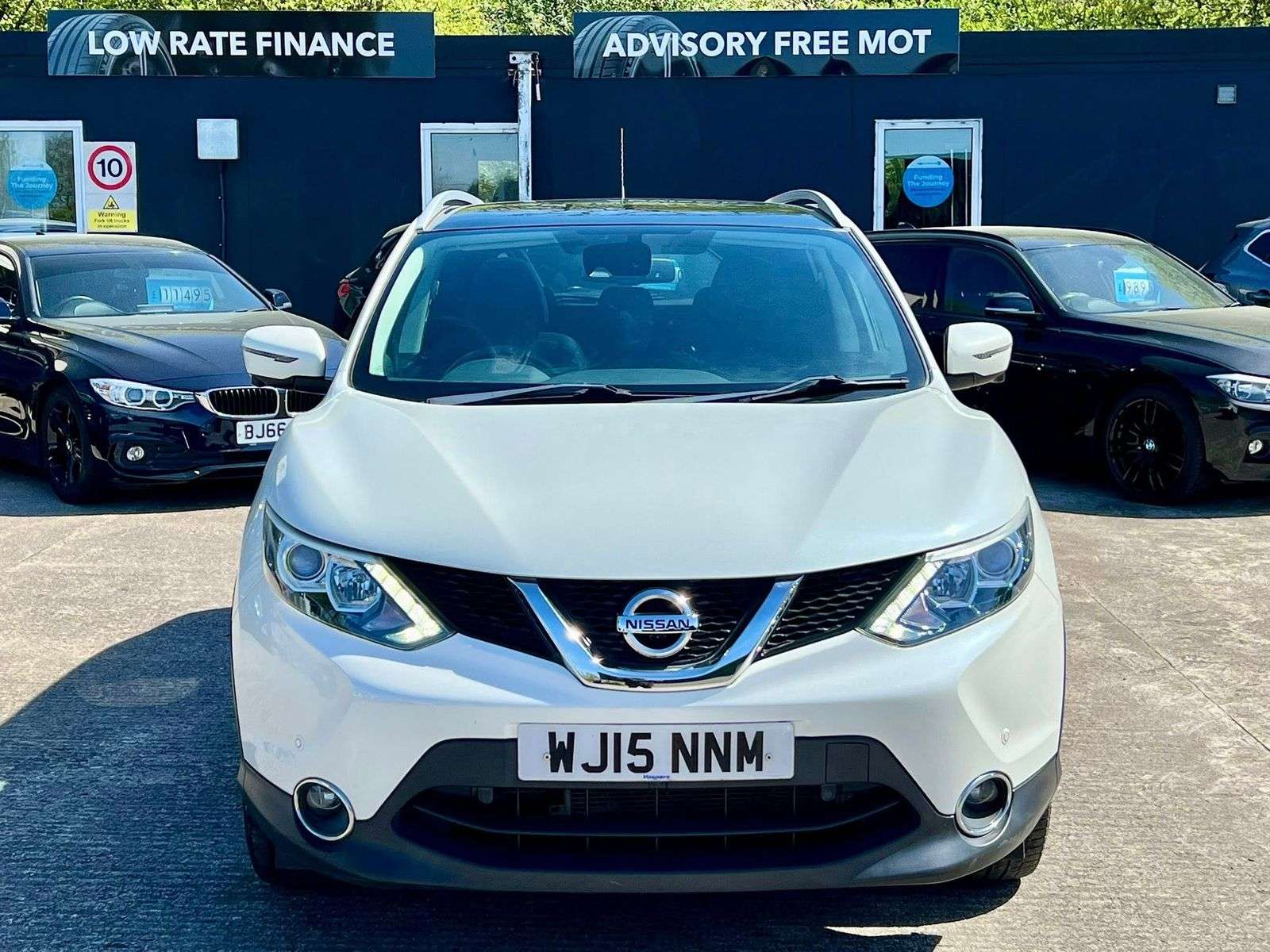 A 2015 NISSAN QASHQAI 1.2 DIG-T n-tec+ SUV 5dr Petrol Manual 2WD Euro 5 (s/s) (115 ps) A 2015 NISSAN QASHQAI 1.2 DIG-T n-tec+ SUV 5dr Petrol Manual 2WD Euro 5 (s/s) (115 ps)