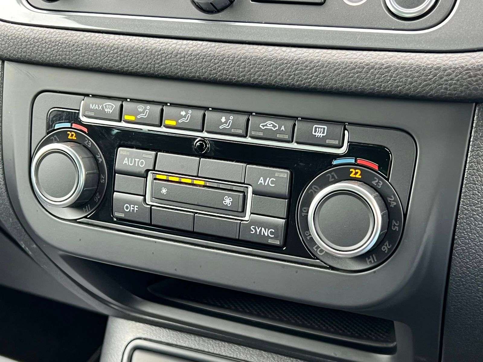 2015 VOLKSWAGEN TIGUAN 2015 VOLKSWAGEN TIGUAN