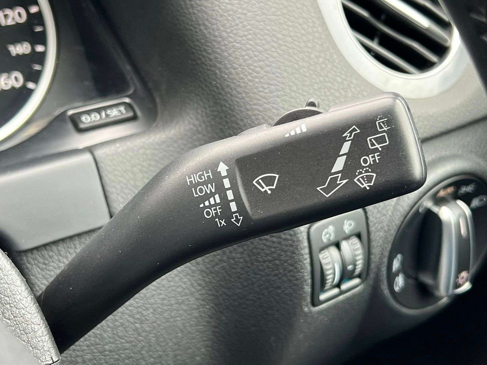 2015 VOLKSWAGEN TIGUAN 2015 VOLKSWAGEN TIGUAN