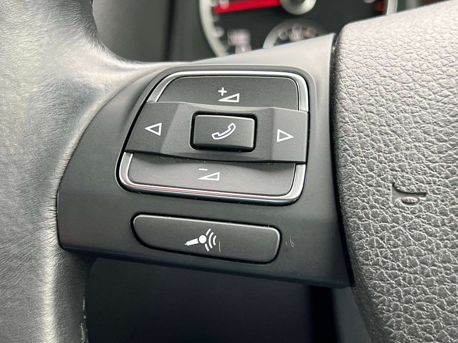 2015 VOLKSWAGEN TIGUAN 2015 VOLKSWAGEN TIGUAN