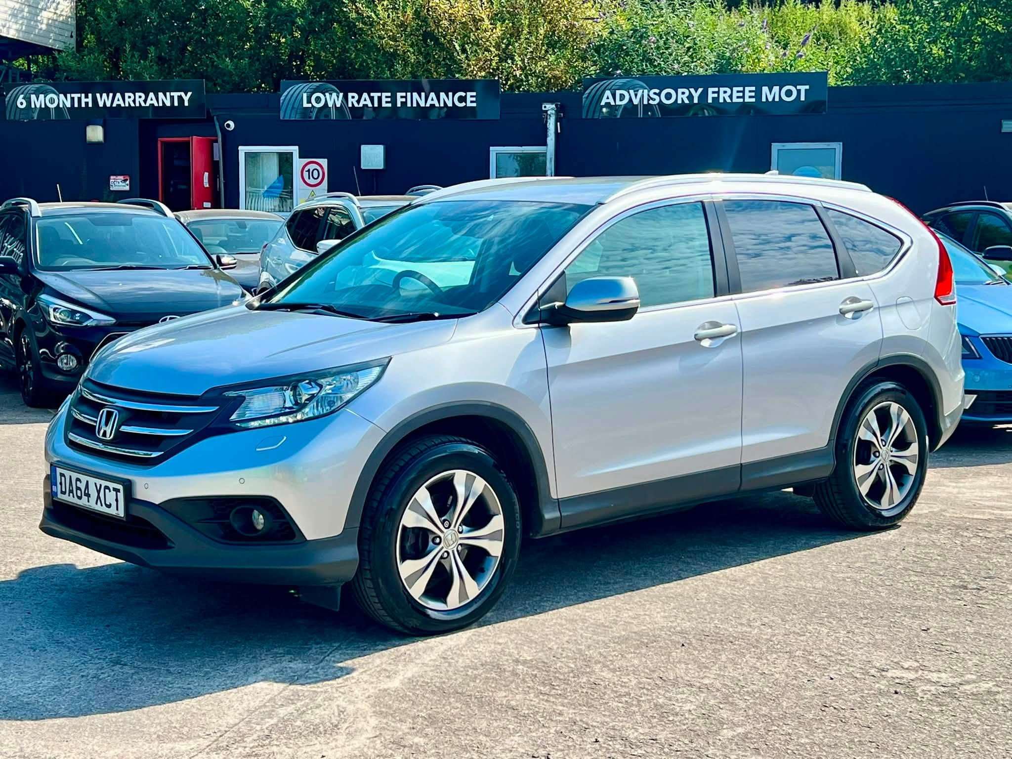 A 2014 HONDA CR-V 2.2 i-DTEC SR SUV 5dr Diesel Manual 4WD Euro 5 (s/s) (150 ps) A 2014 HONDA CR-V 2.2 i-DTEC SR SUV 5dr Diesel Manual 4WD Euro 5 (s/s) (150 ps)