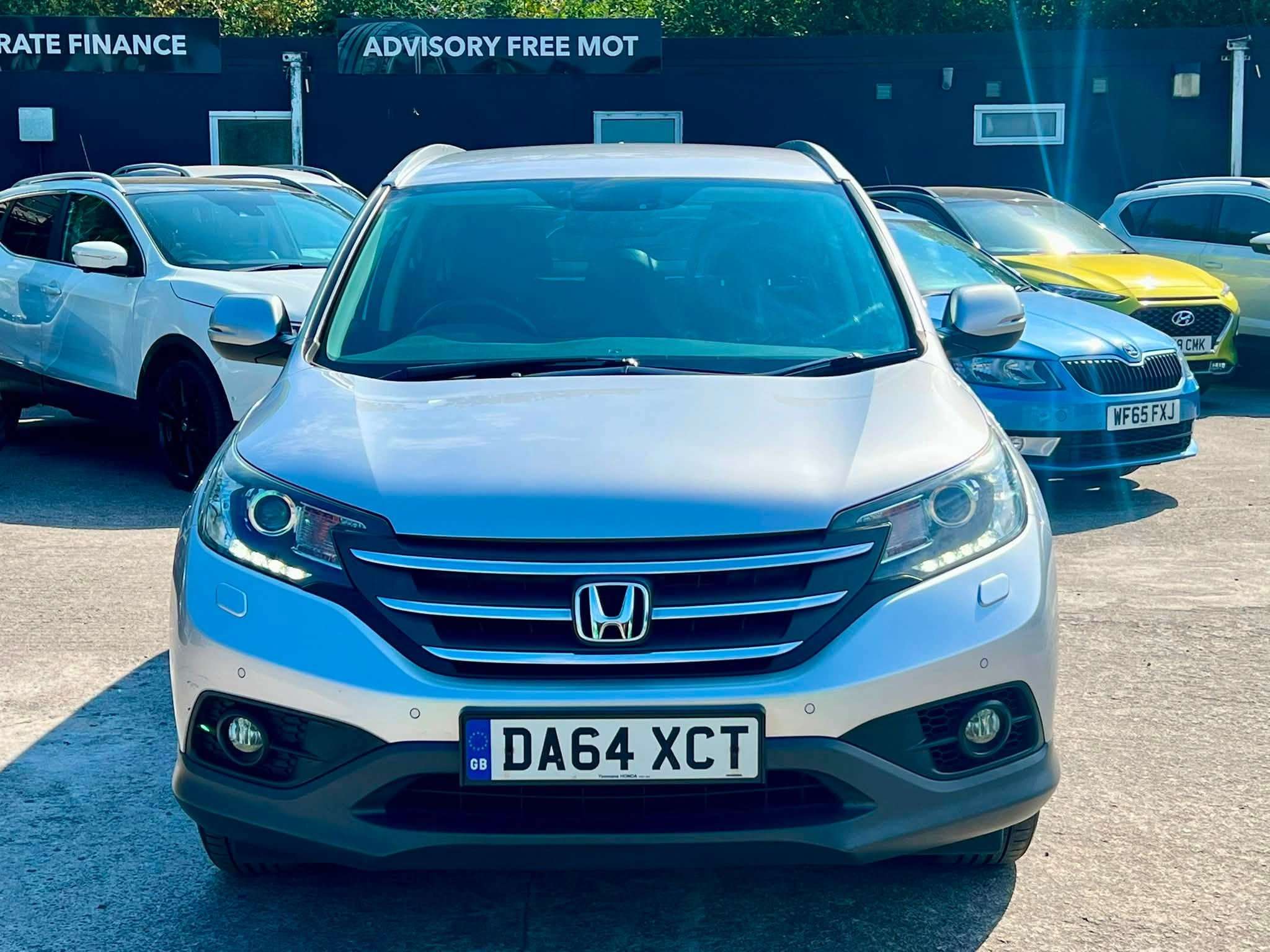 A 2014 HONDA CR-V 2.2 i-DTEC SR SUV 5dr Diesel Manual 4WD Euro 5 (s/s) (150 ps) A 2014 HONDA CR-V 2.2 i-DTEC SR SUV 5dr Diesel Manual 4WD Euro 5 (s/s) (150 ps)