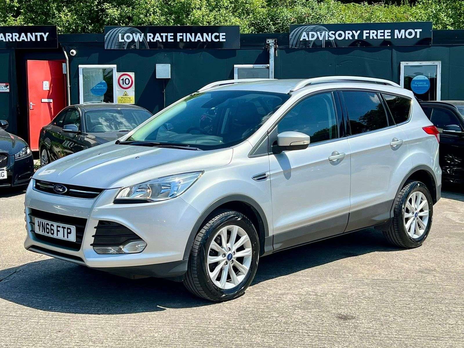 A 2016 FORD KUGA 2.0 TDCi Titanium SUV 5dr Diesel Manual AWD Euro 6 (s/s) (180 ps) A 2016 FORD KUGA 2.0 TDCi Titanium SUV 5dr Diesel Manual AWD Euro 6 (s/s) (180 ps)