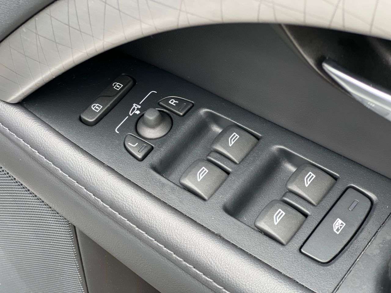 2013 VOLVO XC70 2013 VOLVO XC70