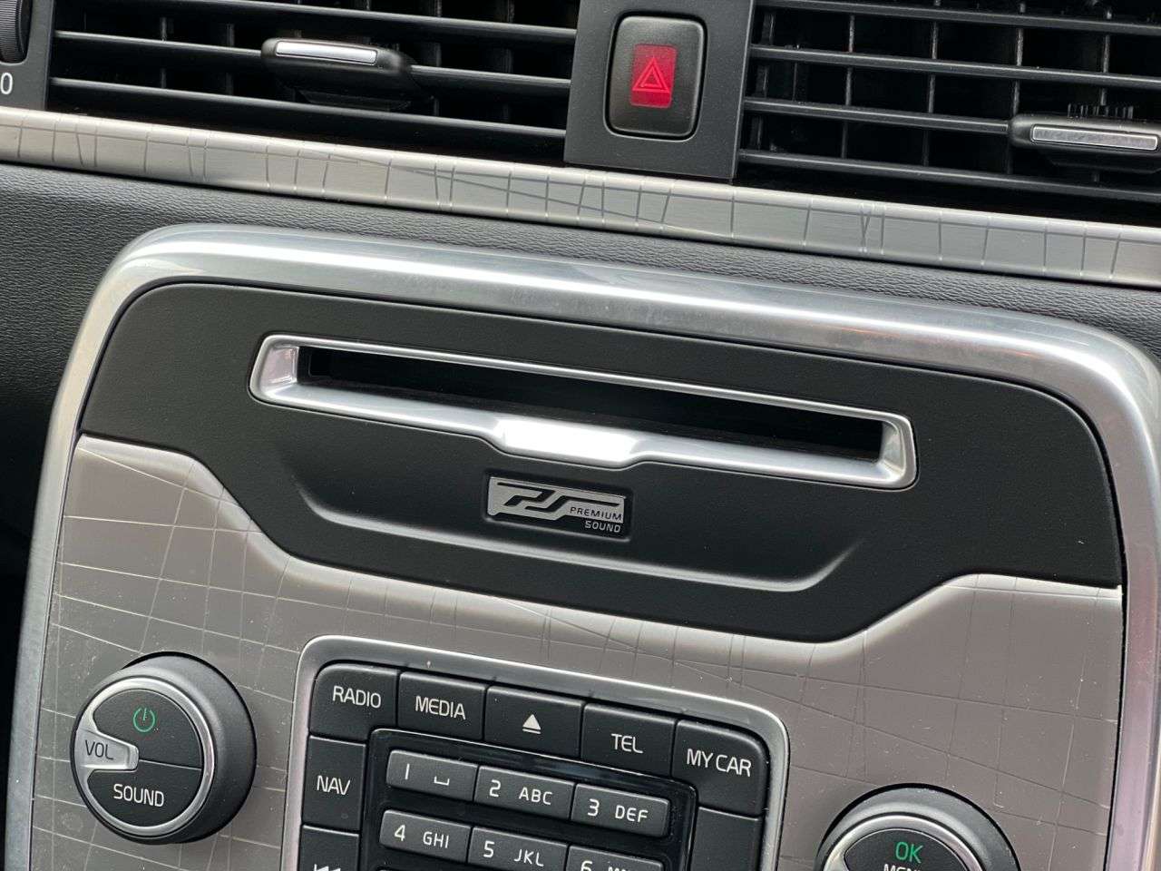 2013 VOLVO XC70 2013 VOLVO XC70