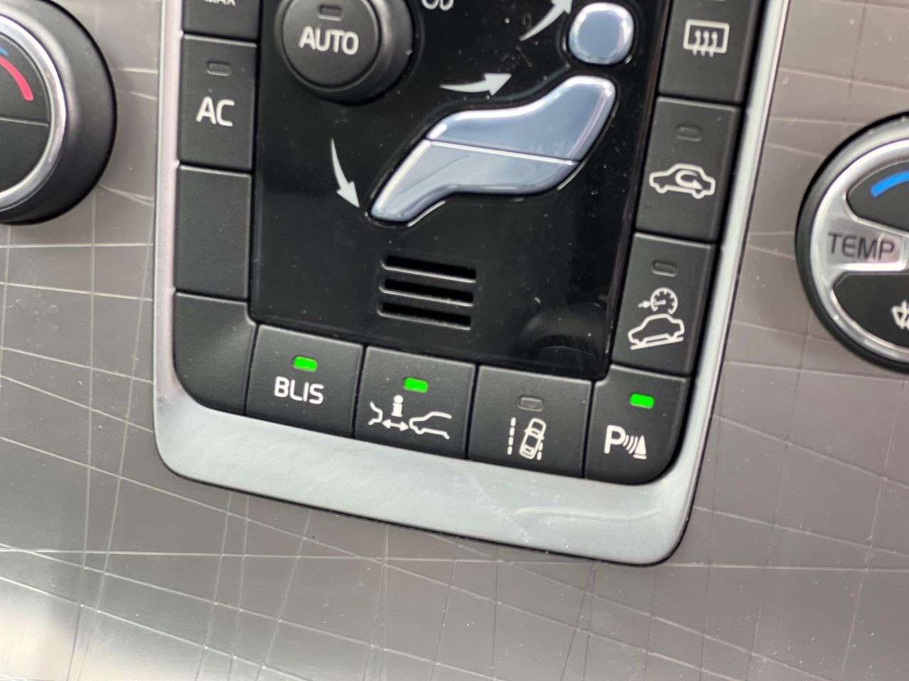 2013 VOLVO XC70 2013 VOLVO XC70