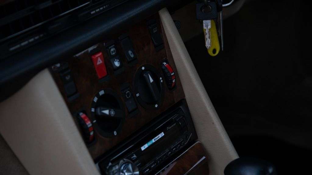 1990 MERCEDES-BENZ SEC SERIES 1990 MERCEDES-BENZ SEC SERIES