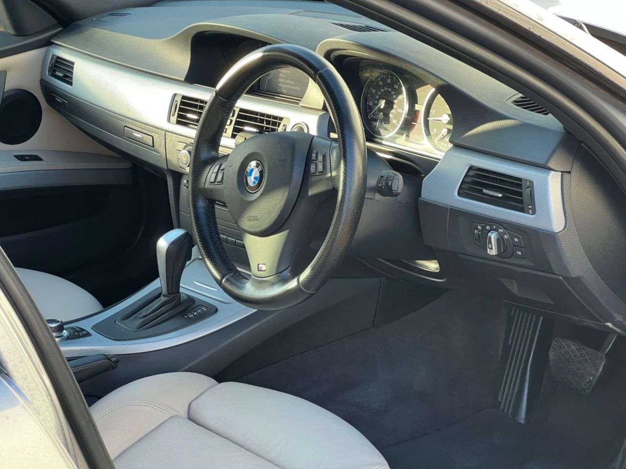 2011 BMW 3 SERIES 2011 BMW 3 SERIES