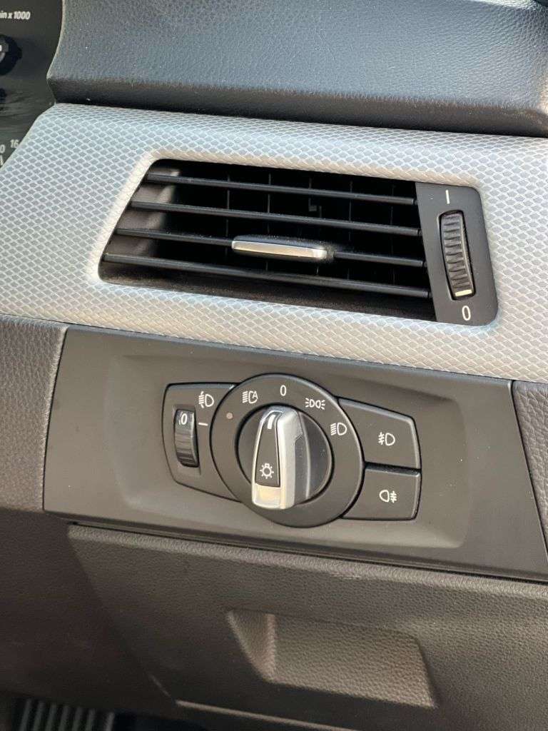 2011 BMW 3 SERIES 2011 BMW 3 SERIES