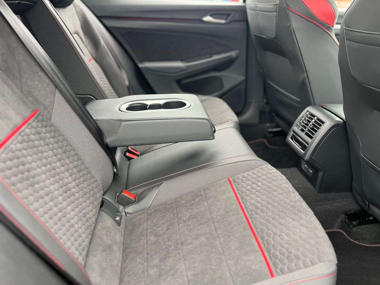 2025 VOLKSWAGEN GOLF 2025 VOLKSWAGEN GOLF