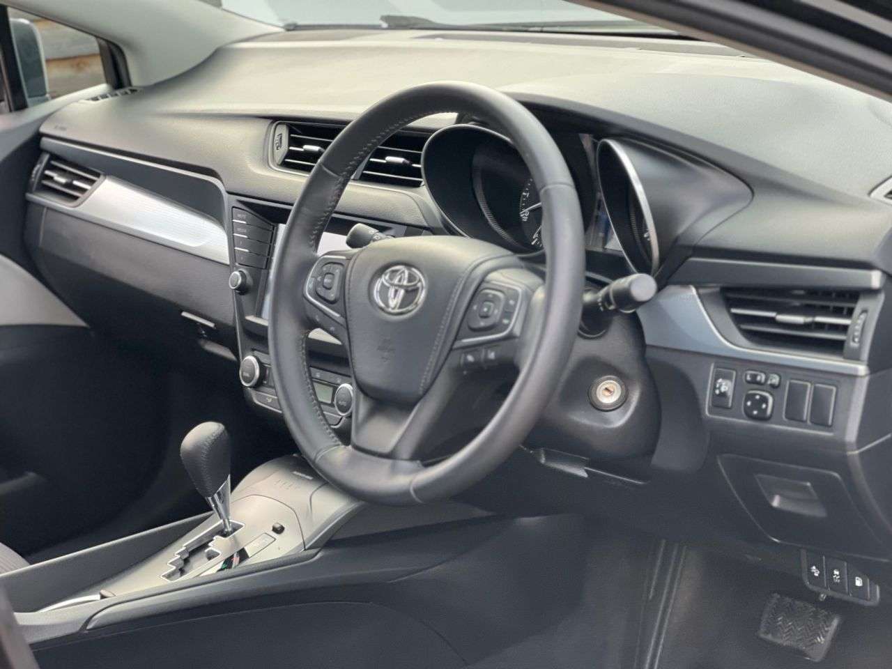 2017 TOYOTA AVENSIS 2017 TOYOTA AVENSIS