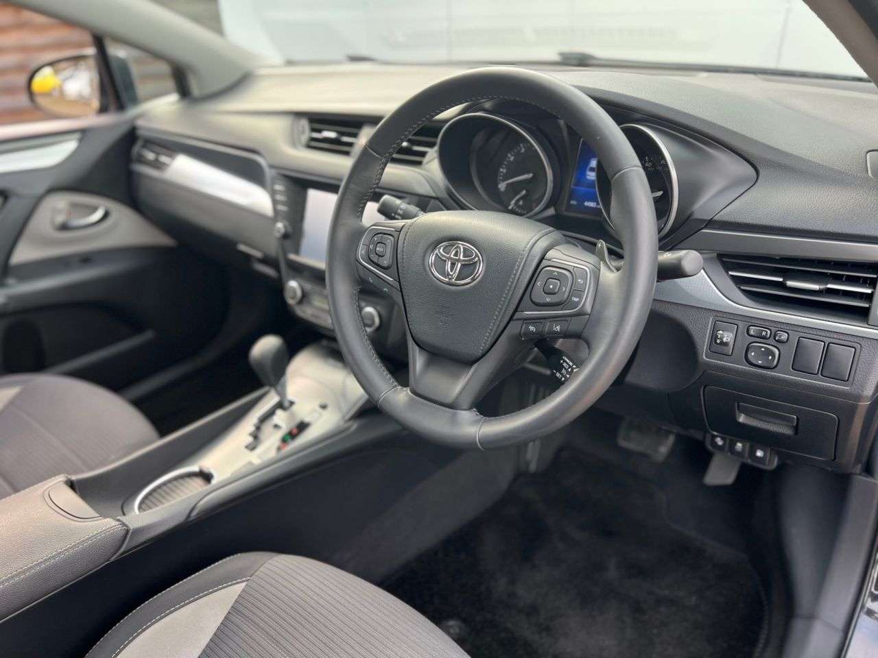 2017 TOYOTA AVENSIS 2017 TOYOTA AVENSIS