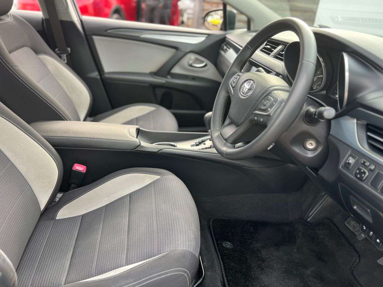 2017 TOYOTA AVENSIS 2017 TOYOTA AVENSIS