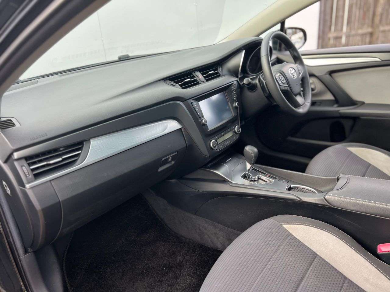 2017 TOYOTA AVENSIS 2017 TOYOTA AVENSIS