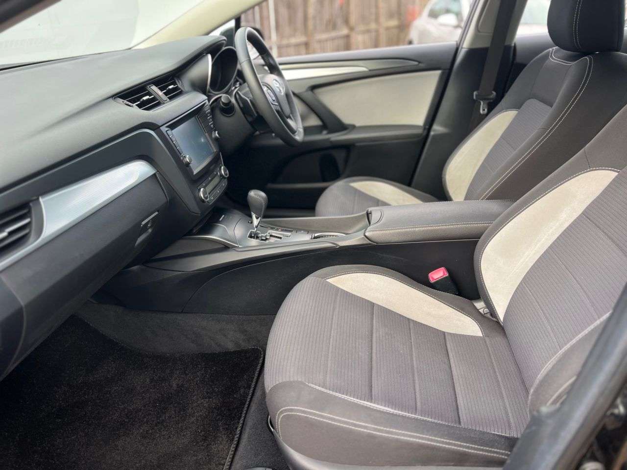 2017 TOYOTA AVENSIS 2017 TOYOTA AVENSIS