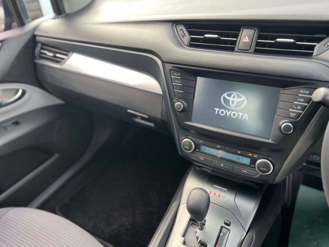 2017 TOYOTA AVENSIS 2017 TOYOTA AVENSIS
