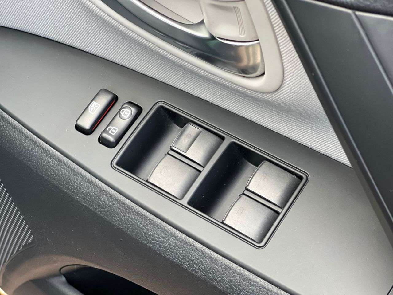 2017 TOYOTA AVENSIS 2017 TOYOTA AVENSIS