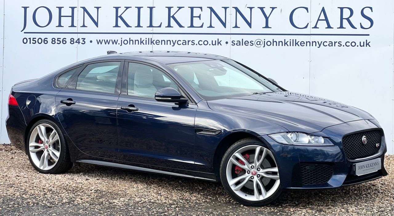 A 2016 JAGUAR XF 3.0d V6 S Saloon 4dr Diesel Auto Euro 6 (s/s) (300 ps) A 2016 JAGUAR XF 3.0d V6 S Saloon 4dr Diesel Auto Euro 6 (s/s) (300 ps)